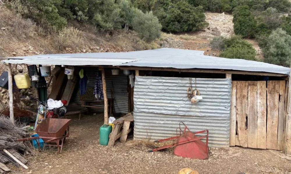Σε ένα μαντρί στα ορεινά της Φωκίδας κρυβόταν ο 38χρονος που σκότωσε τον πατέρα του